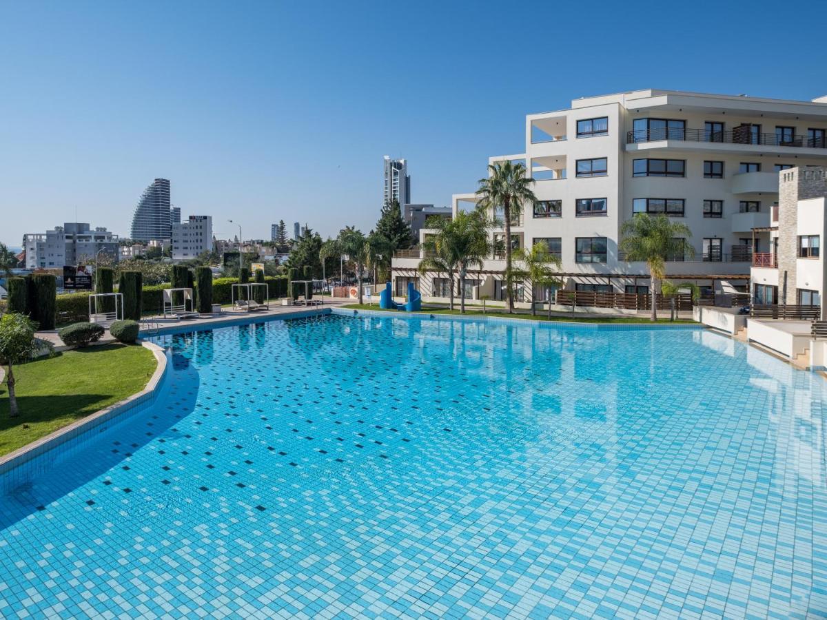 Sanders Aqua Park Resort - Precious 3-Bedroom Holiday Home With Shared Pool リマソール エクステリア 写真