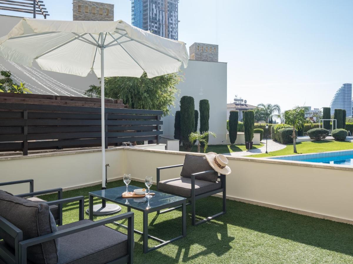 Sanders Aqua Park Resort - Precious 3-Bedroom Holiday Home With Shared Pool リマソール エクステリア 写真