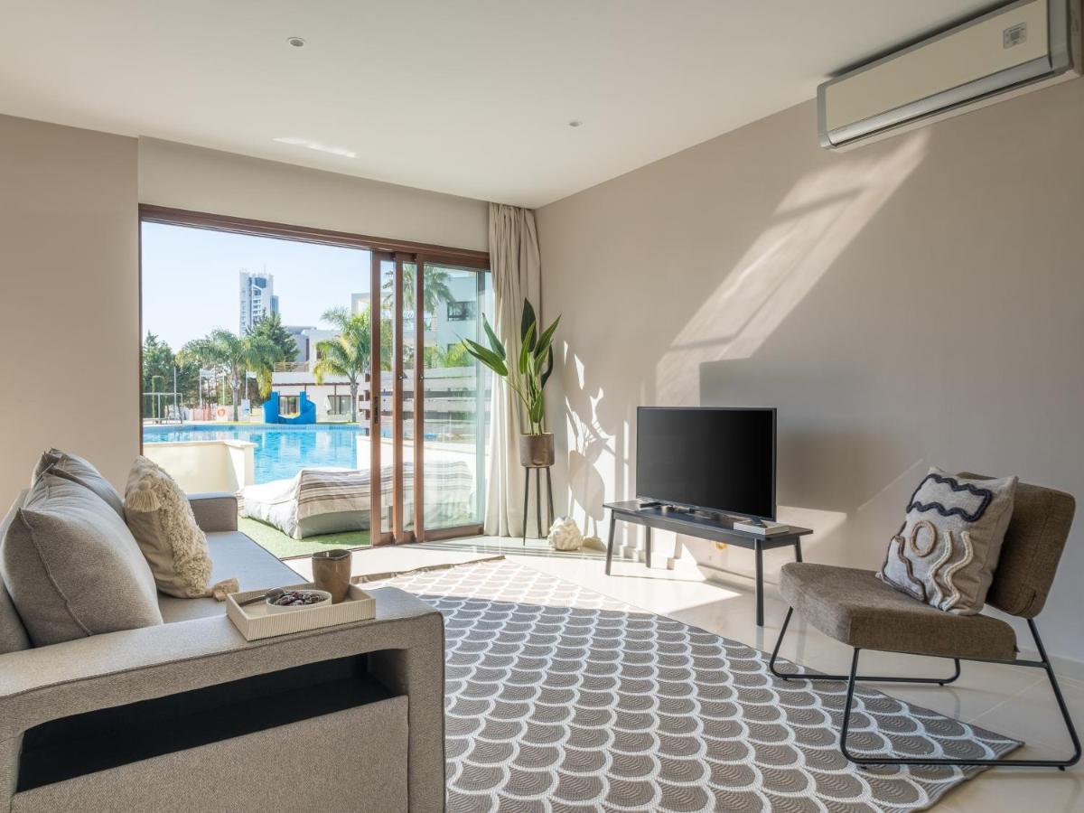 Sanders Aqua Park Resort - Precious 3-Bedroom Holiday Home With Shared Pool リマソール エクステリア 写真