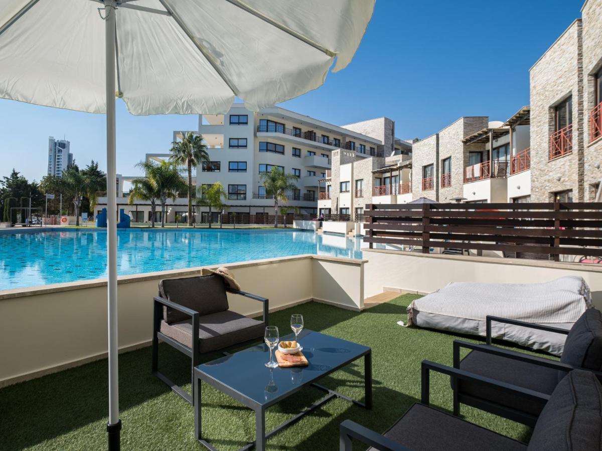 Sanders Aqua Park Resort - Precious 3-Bedroom Holiday Home With Shared Pool リマソール エクステリア 写真