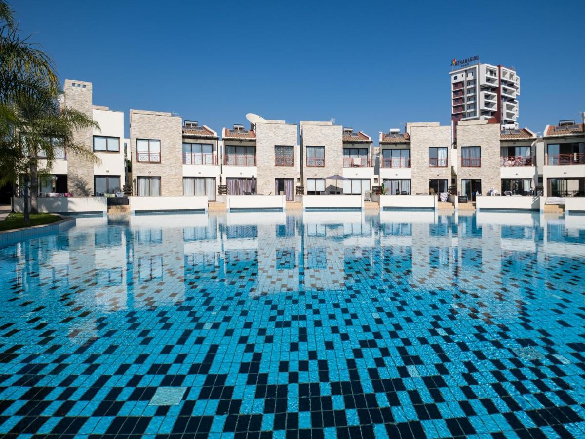 Sanders Aqua Park Resort - Precious 3-Bedroom Holiday Home With Shared Pool リマソール エクステリア 写真