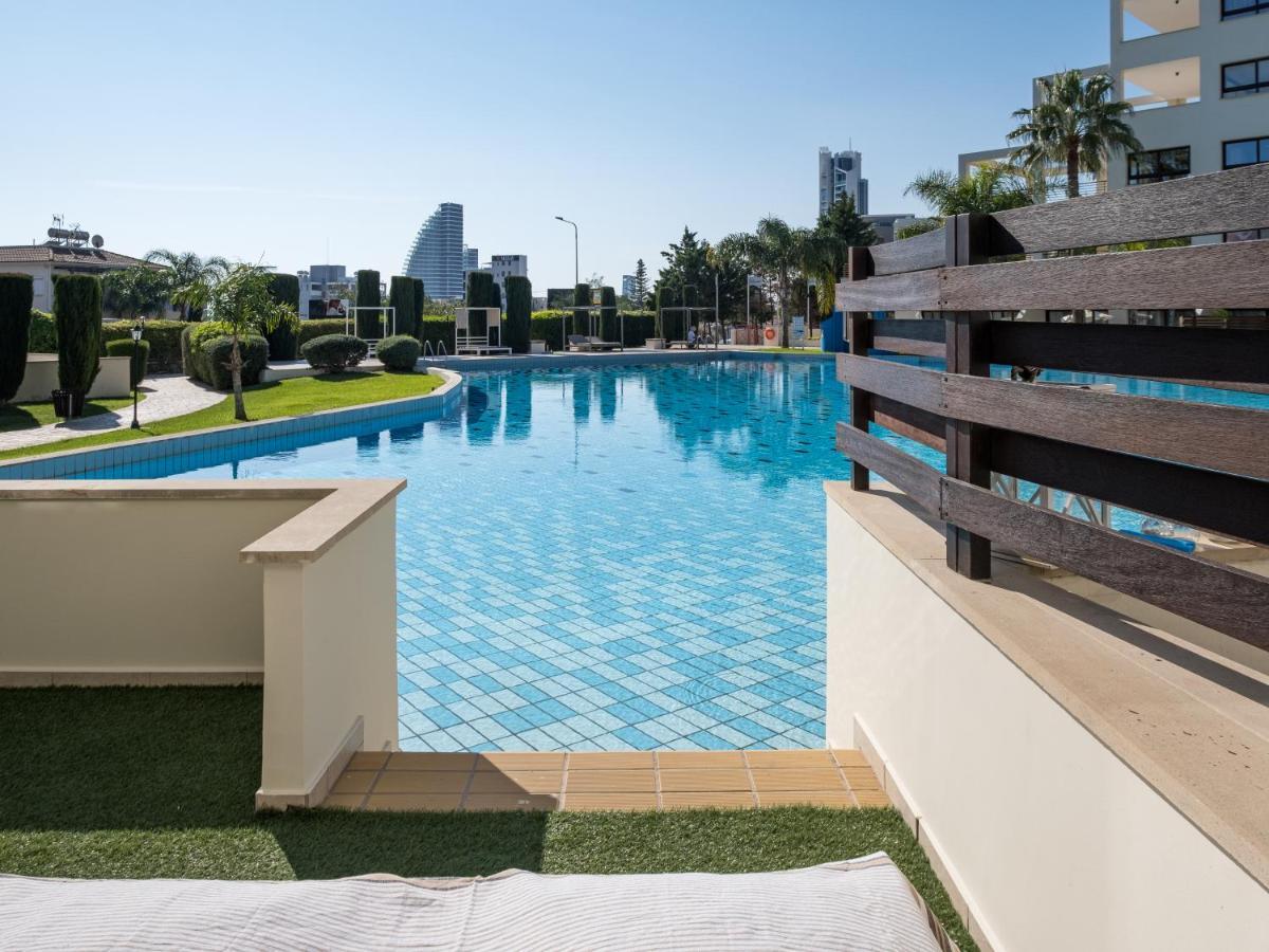 Sanders Aqua Park Resort - Precious 3-Bedroom Holiday Home With Shared Pool リマソール エクステリア 写真