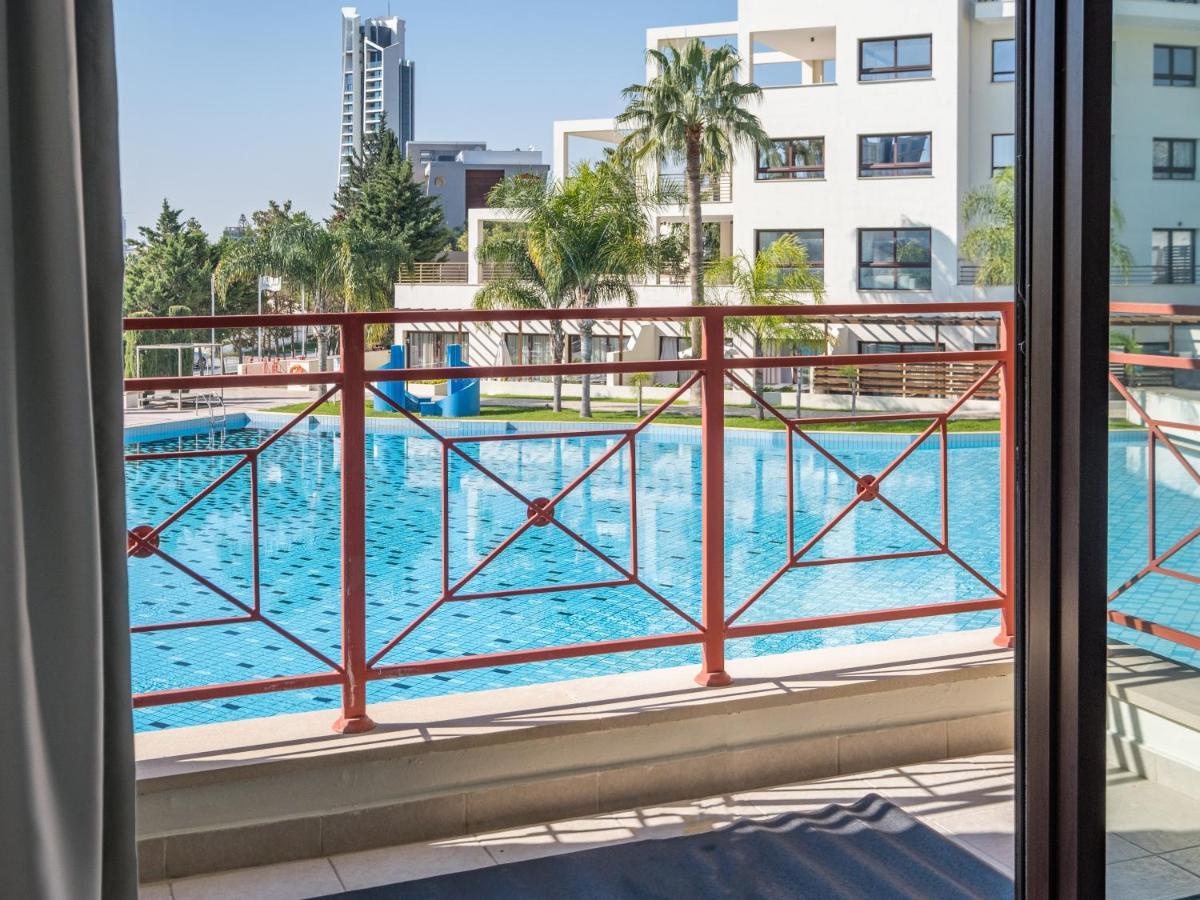 Sanders Aqua Park Resort - Precious 3-Bedroom Holiday Home With Shared Pool リマソール エクステリア 写真